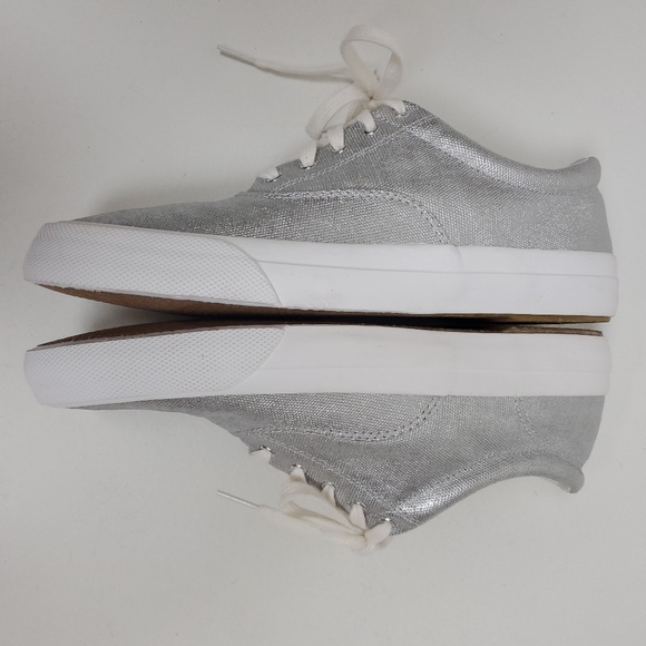 Silver Keds - Picture 2 of 8